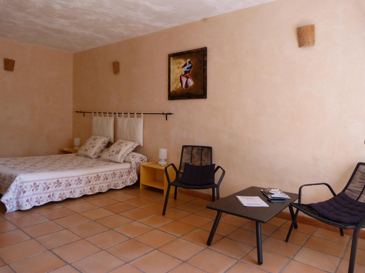 Le Mas De Pie Caud Bed & Breakfast Rognes Exterior foto